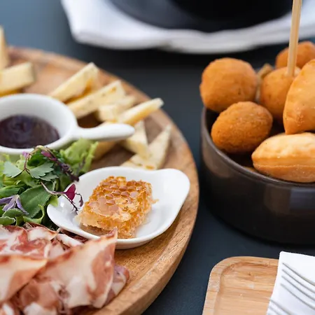 لا بولينا 4*